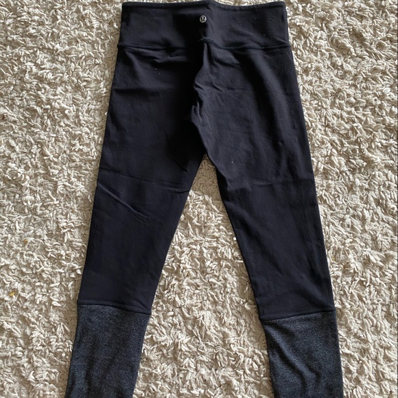 Lululemon cropped leggings - Picture 2 of 2